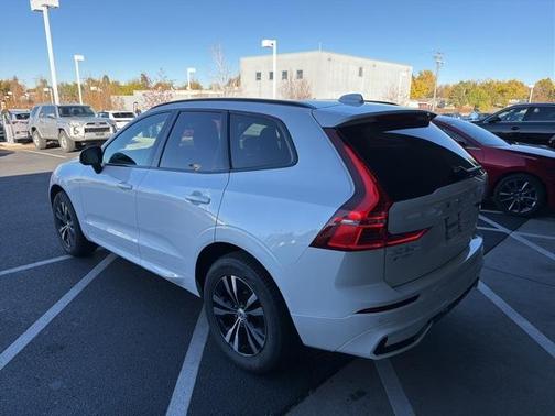 2025 Volvo XC60 B5 Core