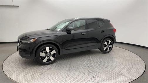 2020 Volvo XC40 T5 Momentum