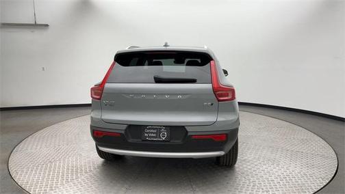 2025 Volvo XC40 B5 Core Bright Theme