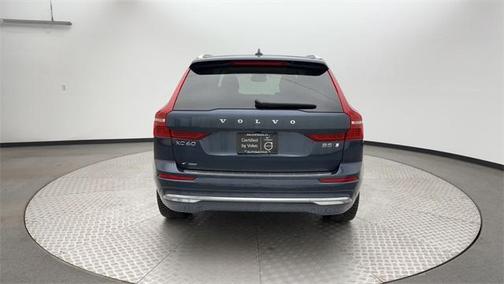 2023 Volvo XC60 B5 Ultimate Bright Theme
