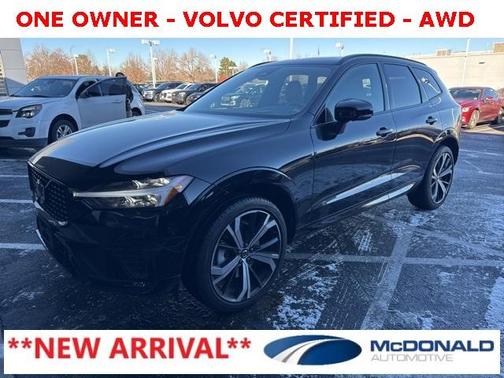 2023 Volvo XC60 B6 Ultimate Dark Theme