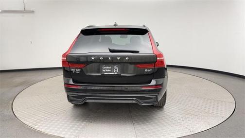 2023 Volvo XC60 B6 Ultimate Dark Theme