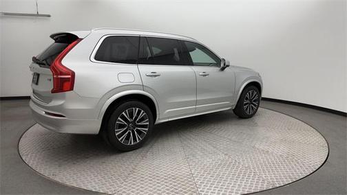 2022 Volvo XC90 T6 Momentum 7 Passenger