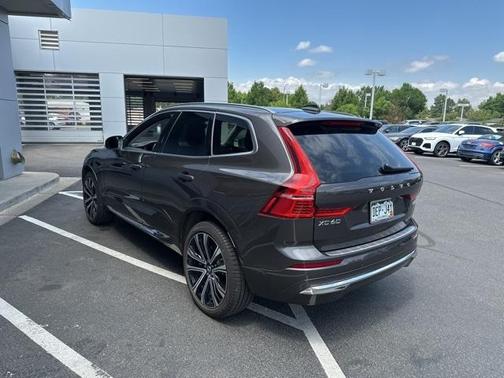 2023 Volvo XC60 B5 Ultimate Bright Theme