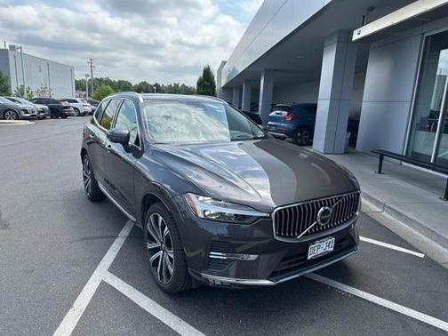 2023 Volvo XC60 B5 Ultimate Bright Theme