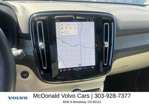 Crystal White Pearl 2025 Volvo XC40 B5 Ultra Dark Theme