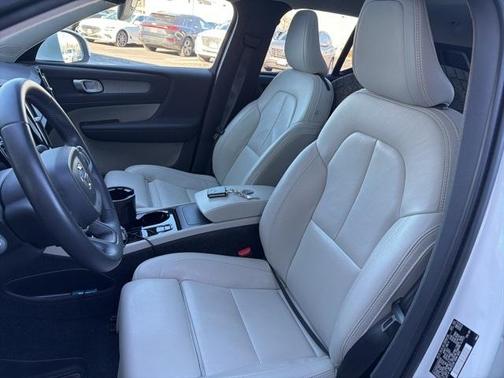 2021 Volvo XC40 T5 Inscription