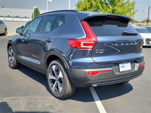 2026 Volvo XC40 B5 Plus