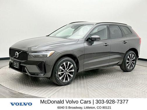 Platinum Gray Metallic 2025 Volvo XC60 B5 Plus