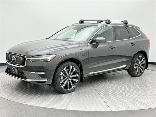 2023 Volvo XC60 Recharge Plug-In Hybrid T8 Ultimate Bright Theme