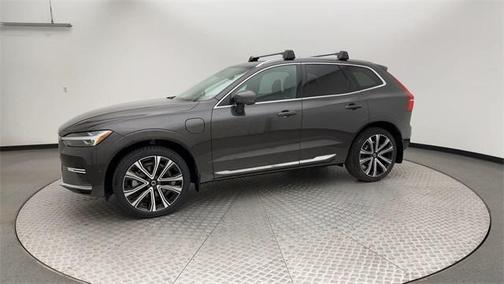 2023 Volvo XC60 Recharge Plug-In Hybrid T8 Ultimate Bright Theme