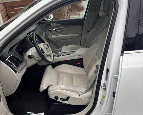 2024 Volvo XC90 B6 Ultimate Bright Theme 7-Seater