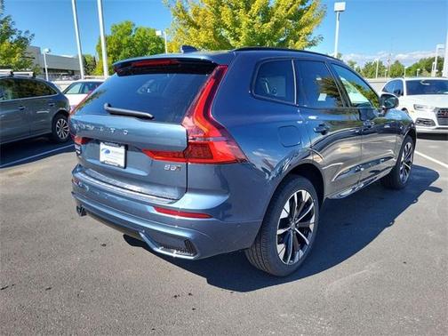 2026 Volvo XC60 B5 Plus