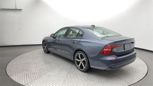 2023 Volvo S60 Recharge Plug-In Hybrid T8 Plus Dark Theme