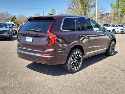 2025 Volvo XC90 B5 Core
