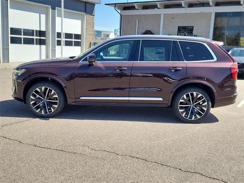 2025 Volvo XC90 B5 Core