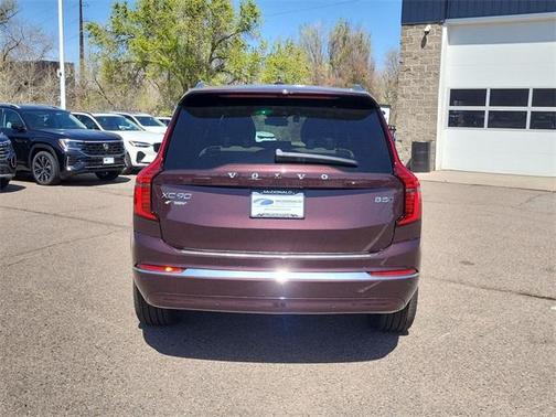 2025 Volvo XC90 B5 Core