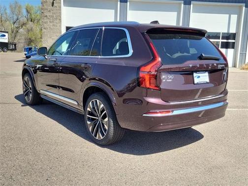 2025 Volvo XC90 B5 Core