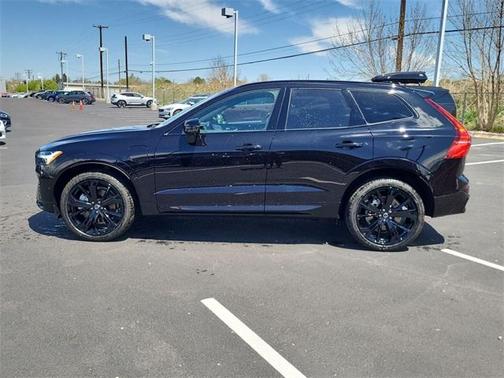 2025 Volvo XC60 Plug-In Hybrid T8 Ultra Black Edition