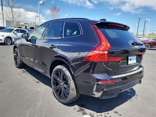 2025 Volvo XC60 Plug-In Hybrid T8 Ultra Black Edition