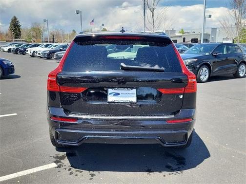 2025 Volvo XC60 Plug-In Hybrid T8 Ultra Black Edition