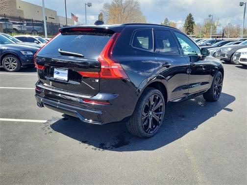 2025 Volvo XC60 Plug-In Hybrid T8 Ultra Black Edition