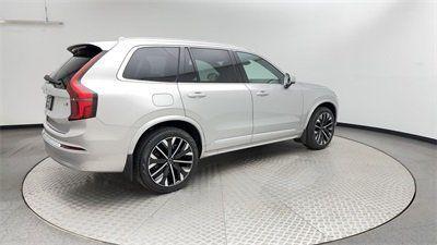 2025 Volvo XC90 B5 Core