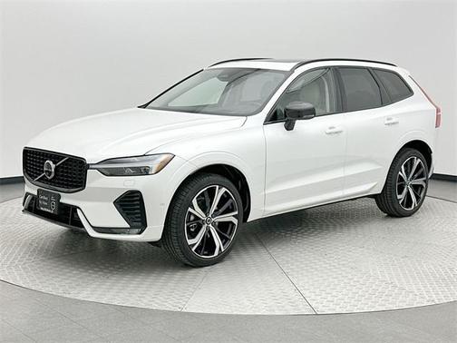 2025 Volvo XC60 B5 Ultra