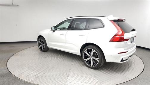 2025 Volvo XC60 B5 Ultra