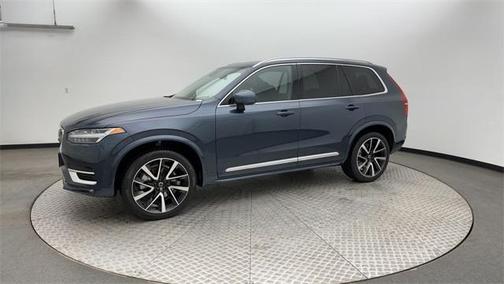2025 Volvo XC90 B5 Plus