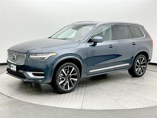2025 Volvo XC90 B5 Plus