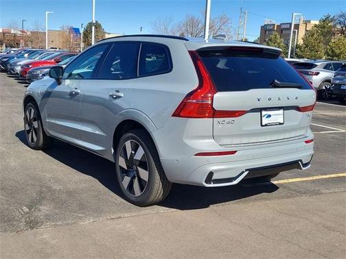 2025 Volvo XC60 Plug-In Hybrid T8 Plus