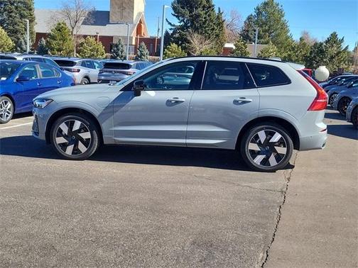 2025 Volvo XC60 Plug-In Hybrid T8 Plus
