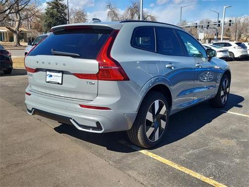 2025 Volvo XC60 Plug-In Hybrid T8 Plus