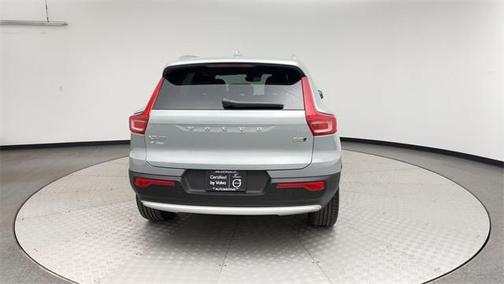 2025 Volvo XC40 B5 Plus Bright Theme
