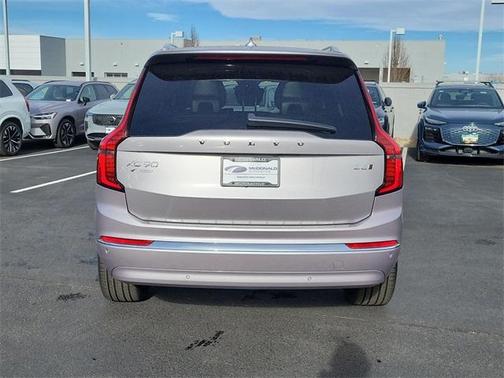 2026 Volvo XC90 B6 Ultra 7-Seater