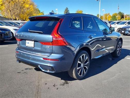 2025 Volvo XC60 B5 Plus
