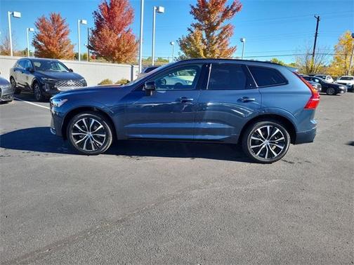 2025 Volvo XC60 B5 Plus