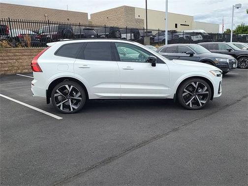 2026 Volvo XC60 B5 Ultra