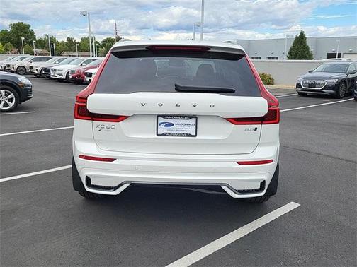 2026 Volvo XC60 B5 Ultra