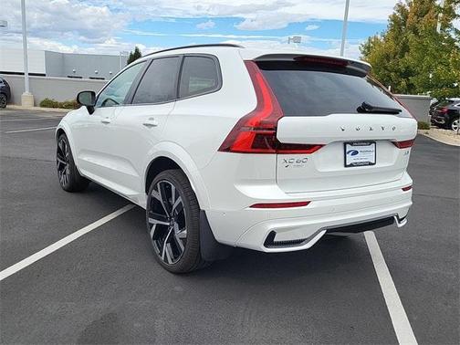 2026 Volvo XC60 B5 Ultra