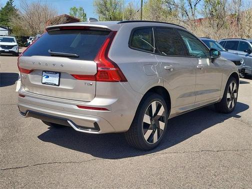 2025 Volvo XC60 Plug-In Hybrid T8 Plus