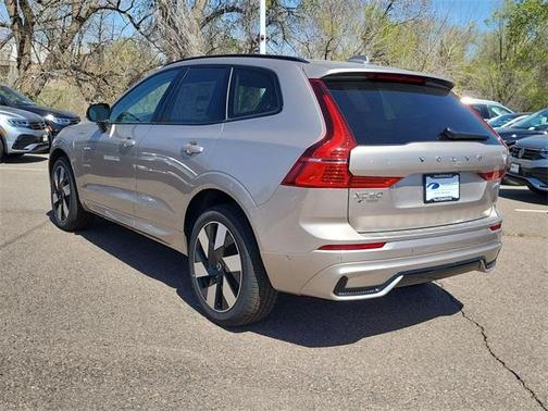 2025 Volvo XC60 Plug-In Hybrid T8 Plus