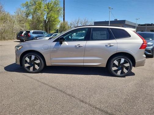 2025 Volvo XC60 Plug-In Hybrid T8 Plus