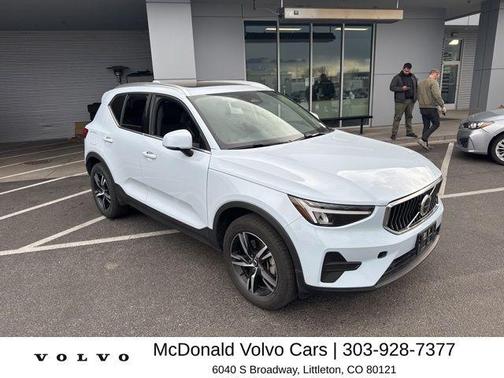 Cloud 9 White 2025 Volvo XC40 B5 Core Bright Theme
