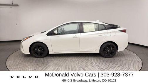 Super White 2016 Toyota Prius Four Touring