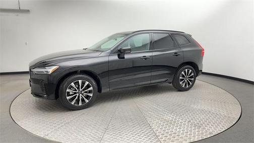 2025 Volvo XC60 B5 Core