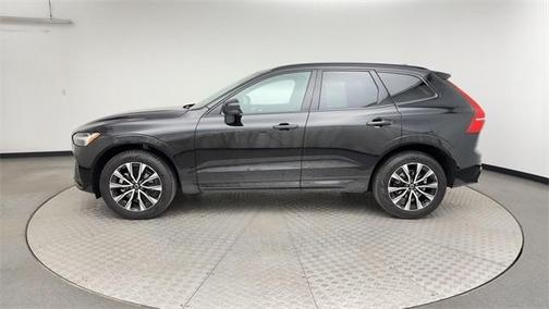 2025 Volvo XC60 B5 Core