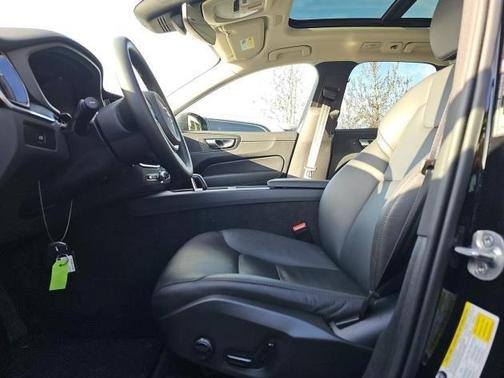 2025 Volvo XC60 B5 Core