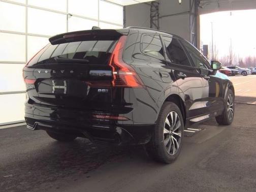 2025 Volvo XC60 B5 Core